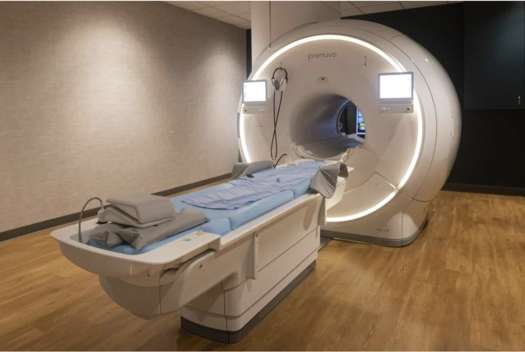 MRI машинд сорогдсон аймшигт осол: Нью Йоркын эрэгтэй хүнд бэртэл авчээ