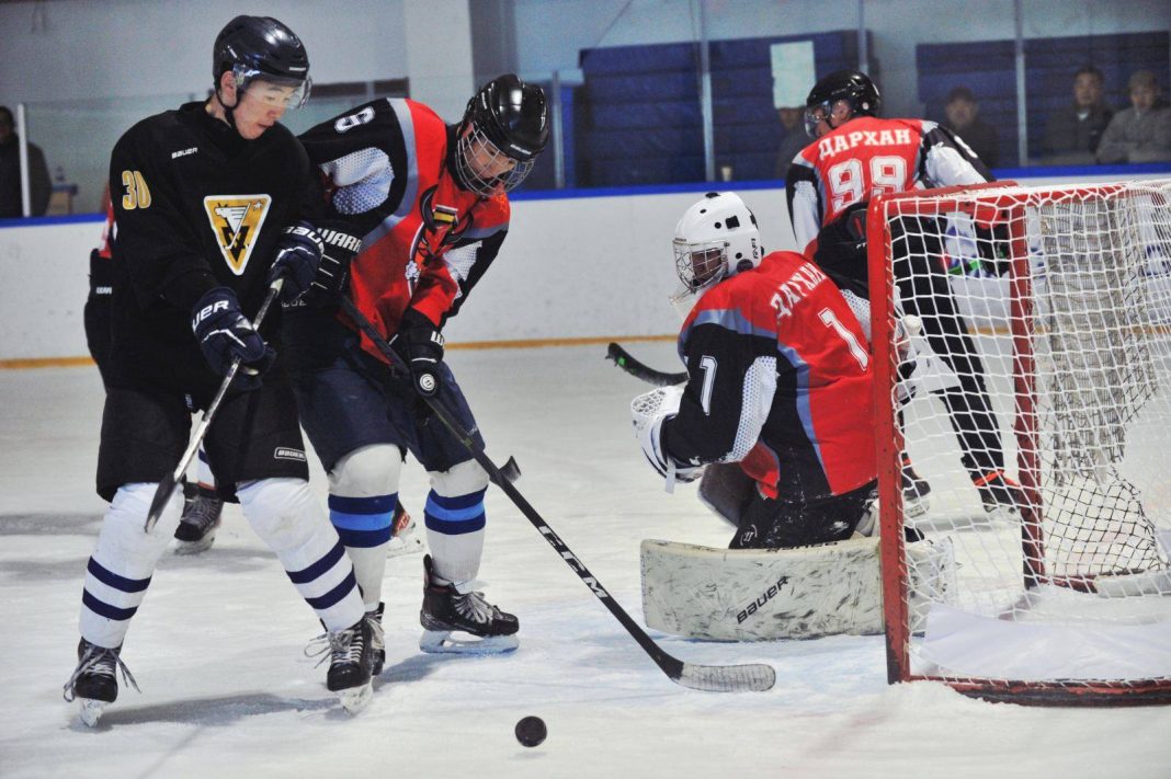 Монголын хоккейн лигийн шинэ улирал эхэлж, анхны халуухан тоглолтууд боллоо!