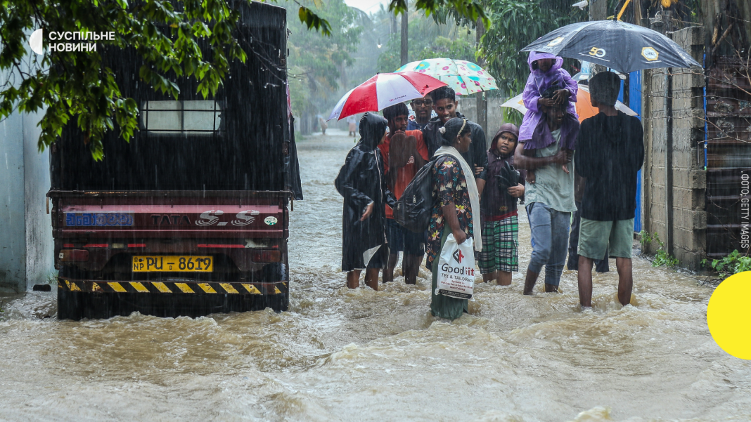 Шри Ланкад үер, хөрсний гулсалт өвөлжилтийн дайтай хохирол дагуулж байна