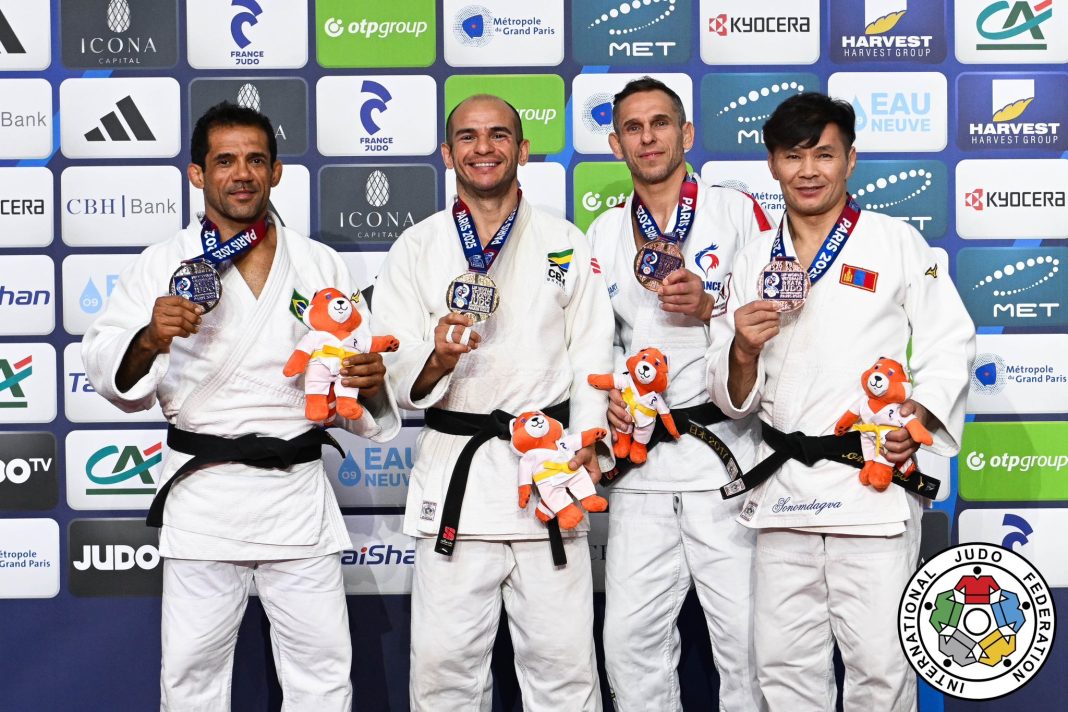 С.Чинзориг, Ч.Баярмагнай нар “Гранд мастерс”-ын хүрэл медаль хүртлээ