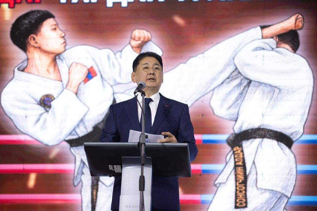 Бүх сургуулийн хичээлийн хөтөлбөрт гардан тулаан, өөрийгөө хамгаалах урлагийг оруулахыг Ерөнхийлөгч дэмжлээ