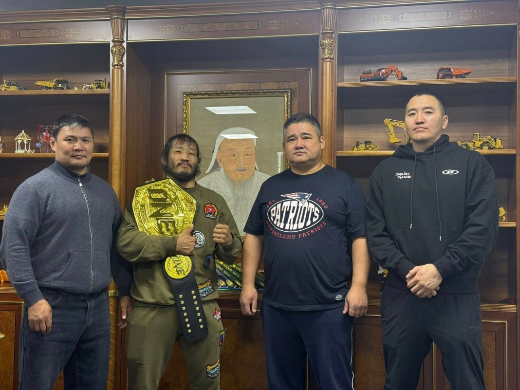 ONE Championship-ийн аварга Б.Энх-Оргилд хоёр өрөө байр бэлэглэв