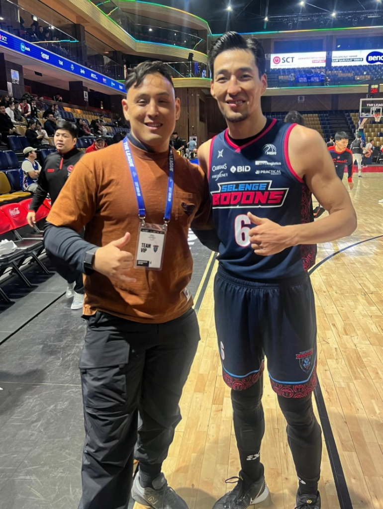 Physical: Asia шоуны од Жастин Ковеней гэргийтэйгээ Монголд ирж шуугиан тарив 1 Physical: Asia шоуны од Жастин Ковеней гэргийтэйгээ Монголд ирж шуугиан тарив