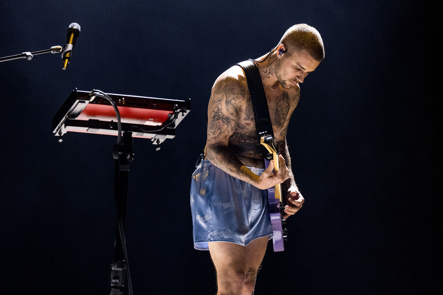 Грэммийн тайзан дээр Жастин Биберийн цээж нүцгэн шуугиан 1 Грэммийн тайзан дээр Жастин Биберийн цээж нүцгэн шуугиан