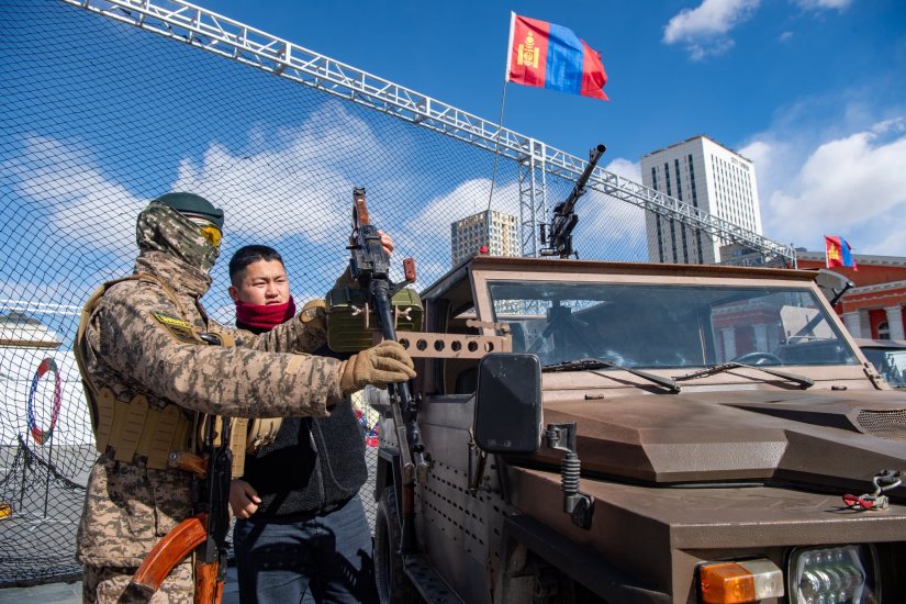 Зэвсэгт хүчний нээлттэй өдөрлөг Сүхбаатарын талбайд эхэллээ 3 Зэвсэгт хүчний нээлттэй өдөрлөг Сүхбаатарын талбайд эхэллээ