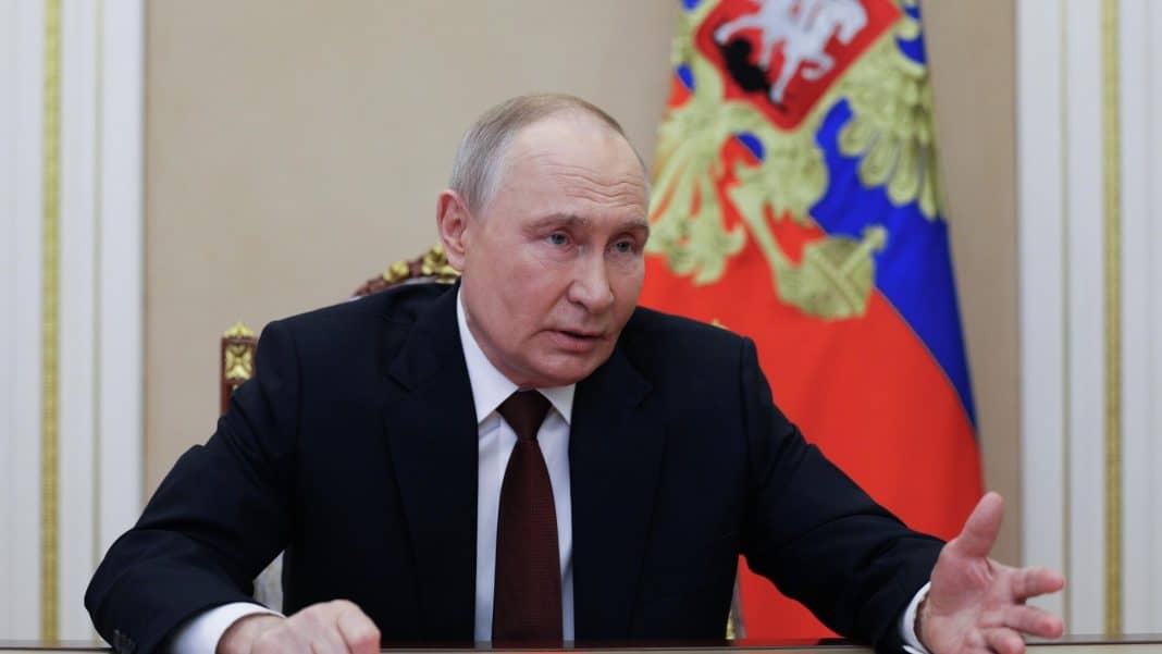 Путин гар утасны интернэтийн хаалтыг анх удаа тайлбарлав: Террорист халдлагаас хамгаалахын тулд өөр сонголт байхгүй гэв