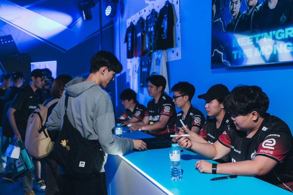 “Монгол улс PGL-ийн хараанд аль хэдийн орсон. Бид Улаанбаатар хотод зохион байгуулагдах ирээдүйн PGL тэмцээн ямар байж болох вэ гэдэг боломжуудыг судлах сонирхолтой байна” — PGL-ийн гүйцэтгэх захирал Сильвиу Строи 3 “Монгол улс PGL-ийн хараанд аль хэдийн орсон. Бид Улаанбаатар хотод зохион байгуулагдах ирээдүйн PGL тэмцээн ямар байж болох вэ гэдэг боломжуудыг судлах сонирхолтой байна” — PGL-ийн гүйцэтгэх захирал Сильвиу Строи