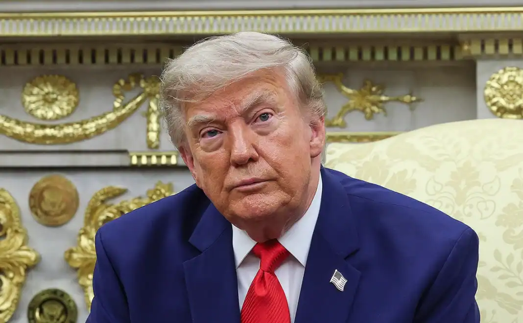 Трампын засаг захиргаа АНУ-д үлдэж ажиллах гадаад оюутнуудаас 100 мянган доллар авах хувилбар хэлэлцэж байна