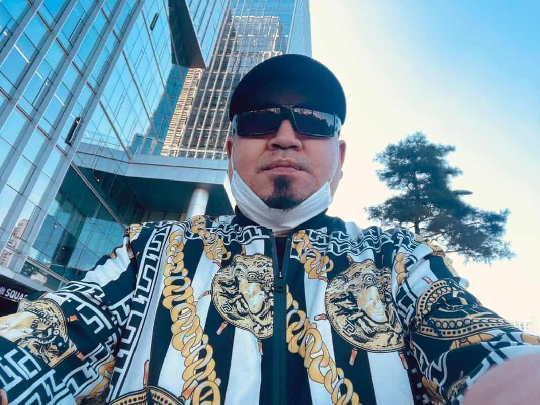 MC Д.Тэмүүжин Фейсбүүкийг гурван жил хаах санааг дэмжиж байгаагаа илэрхийлэв