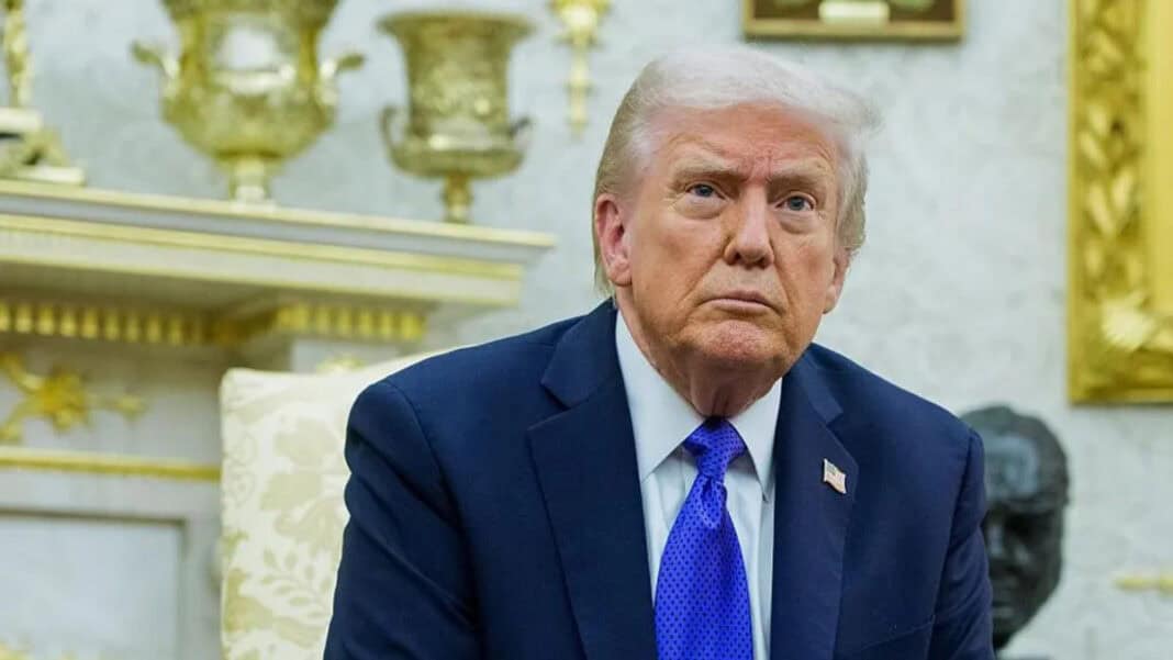 Дональд Трампын дэмжлэг 32 хувь болж буурчээ