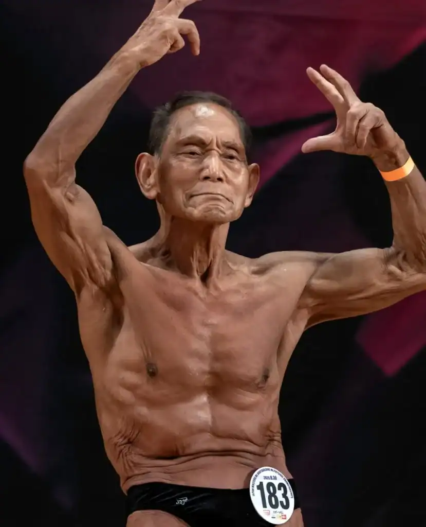 90 настай Toshisuke Kanazawa төрсөн өдрийнхөө маргааш Японы бодибилдингийн аварга болжээ