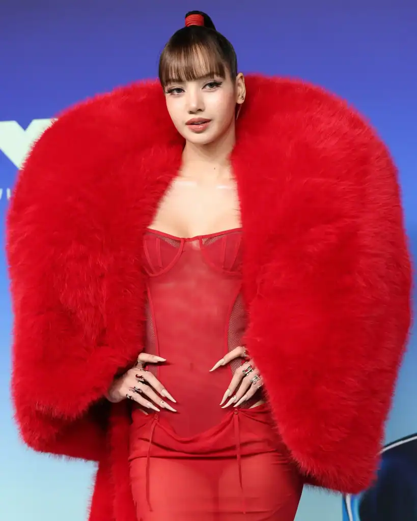 LISA MTV VMA 2026-д шинэ түүх бичлээ: “Dream” түүнд рекорд авчирсан нь 3 LISA MTV VMA 2026-д шинэ түүх бичлээ: “Dream” түүнд рекорд авчирсан нь