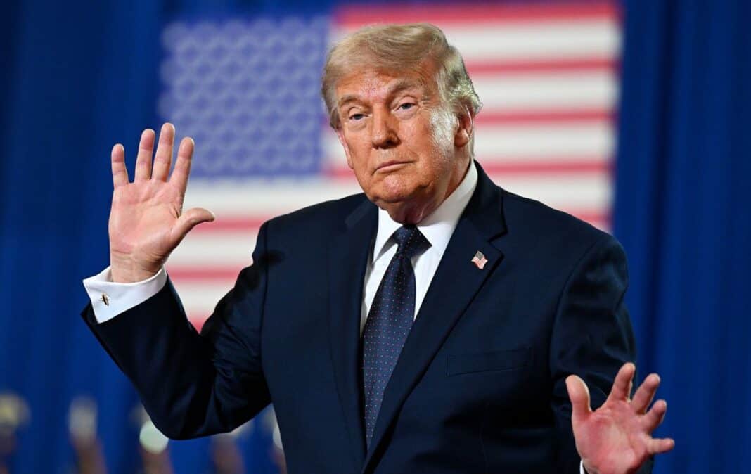 Трамп хиймэл оюуны хөгжлийг сааруулах уриалгыг “гаж хуйвалдаан” гэж нэрлэв: Хятад л хожно гэж үзжээ