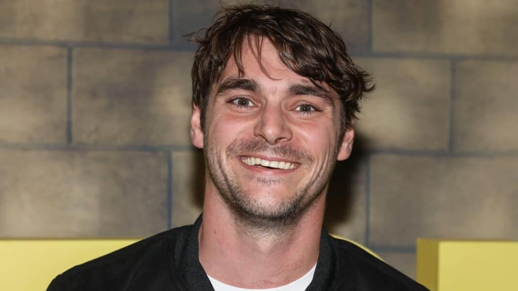 “Breaking Bad”-ийн R.J. Mitte нас барахаасаа 12 хоногийн өмнө шинэ киногоо сурталчилж байжээ