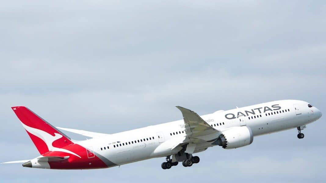 Qantas-ын онгоцноос бясаа илэрч, Ром-Перт чиглэлийн нислэгийг цуцалжээ